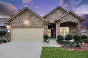 8806 Chapada Highlands Dr, Cypress, TX 77433 - Photo 2