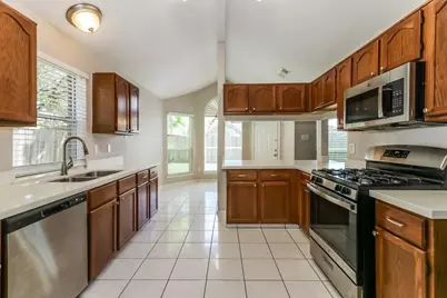 2203 St James Place, Pearland, TX 77581 - Photo 6