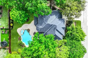 609 Forest Bend Ln, Friendswood, TX 77546 - Photo 2