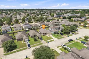 21139 Grandin Wood Ct, Humble, TX 77338 - Photo 2