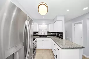 9314 Westwood Village Dr, Houston, TX 77036 - Photo 8