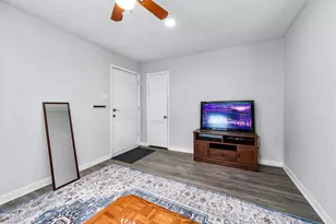 218 Hoffman St, Houston, TX 77020 - Photo 6
