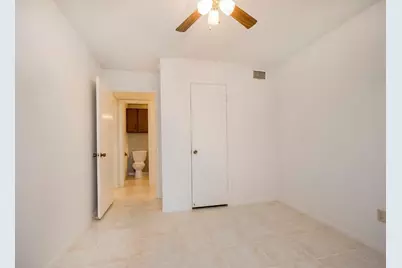 1516 Bay Area Boulevard #L6, Houston, TX 77058 - Photo 14