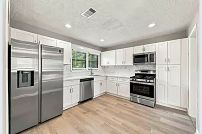 5225 Longmeadow Street, Houston, TX 77033 - Photo 10