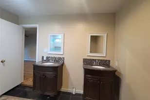 9718 Pine Lake Dr, Houston, TX 77055 - Photo 6