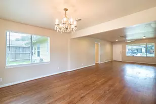 9718 Pine Lake Dr, Houston, TX 77055 - Photo 16