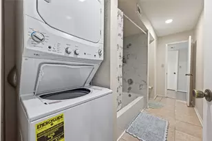 3303 W Greenridge Dr, Houston, TX 77057 - Photo 32