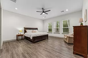 935 4 Fountains St, New Caney, TX 77357 - Photo 8