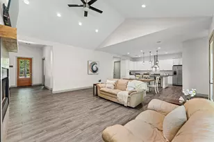 935 4 Fountains St, New Caney, TX 77357 - Photo 4