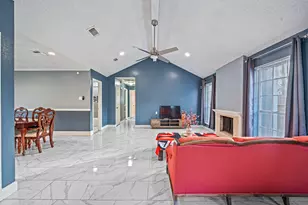 13911 Clear Forest Dr, Sugar Land, TX 77498 - Photo 4