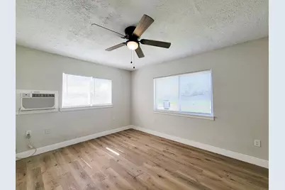 711 Avenue A #1, La Marque, TX 77568 - Photo 12