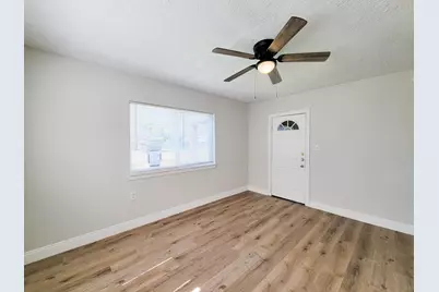 711 Avenue A #1, La Marque, TX 77568 - Photo 4