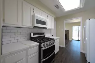 59 Willowwood Cir, The Woodlands, TX 77381 - Photo 14