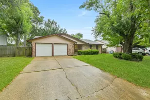 19334 Wood Village Ln, Houston, TX 77084 - Photo 2