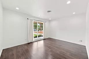 5910 High Star Dr, Houston, TX 77081 - Photo 8