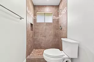 5910 High Star Dr, Houston, TX 77081 - Photo 28