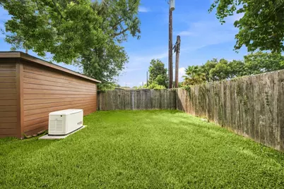5910 High Star Drive, Houston, TX 77081 - Photo 40