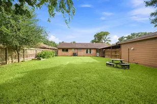 5910 High Star Dr, Houston, TX 77081 - Photo 36