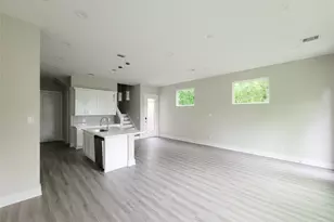8014 Huntington Spgs Ln, Houston, TX 77093 - Photo 10