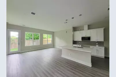 8014 Huntington Springs Lane, Houston, TX 77093 - Photo 6