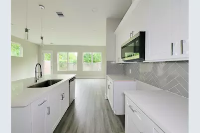 8014 Huntington Springs Lane, Houston, TX 77093 - Photo 14