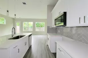 8014 Huntington Spgs Ln, Houston, TX 77093 - Photo 14