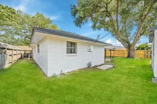 111 Princess Dr, Houston, TX 77034 - Photo 28