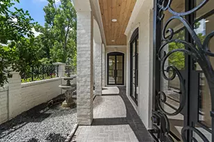 74 Briar Hollow Ln, Houston, TX 77027 - Photo 2