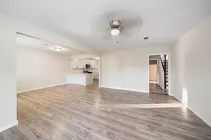 6829 Japonica St, Houston, TX 77087 - Photo 14