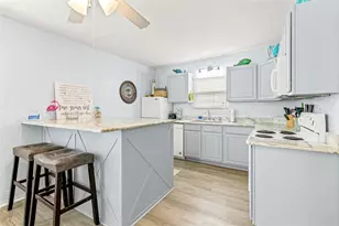 222 Ocean Ave, Surfside Beach, TX 77541 - Photo 8
