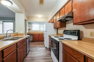 200 Montrose Cir, Conroe, TX 77301 - Photo 8