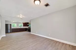 3031 Groton Dr, Houston, TX 77051 - Photo 6