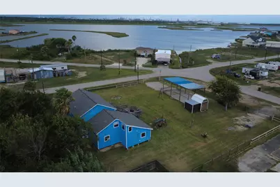 4607 Swan Street, Hitchcock, TX 77563 - Photo 1