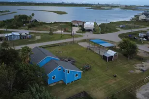 4607 Swan St, Hitchcock, TX 77563 - Photo 1