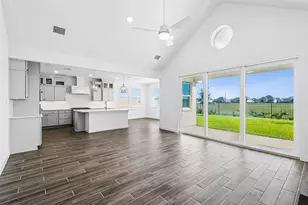 12822 Old Fashion Cir, Mont Belvieu, TX 77535 - Photo 2