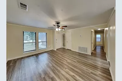 7 Redberry Court, The Woodlands, TX 77381 - Photo 4