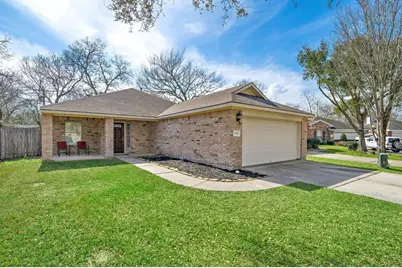 1830 Sherwood Forest Circle, League City, TX 77573 - Photo 4