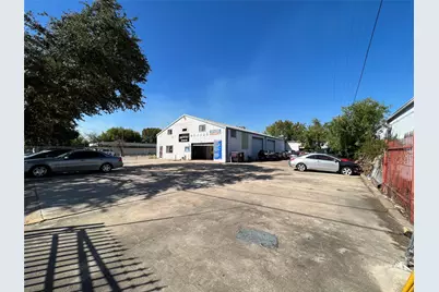 7810 Hammerly Boulevard, Houston, TX 77055 - Photo 2
