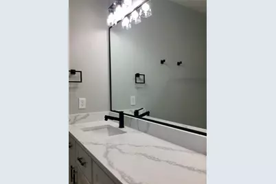 924 E 2nd Street, Bellville, TX 77418 - Photo 34