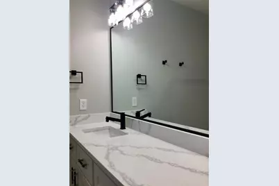 924 E 2nd Street, Bellville, TX 77418 - Photo 34