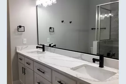 924 E 2nd Street, Bellville, TX 77418 - Photo 28
