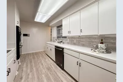 5126 Berry Creek Drive, Houston, TX 77017 - Photo 10