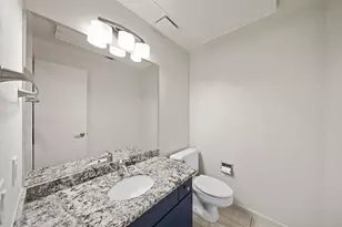 11 Litchfield Ln, Houston, TX 77024 - Photo 8