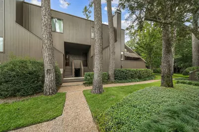 11 Litchfield Lane, Houston, TX 77024 - Photo 1