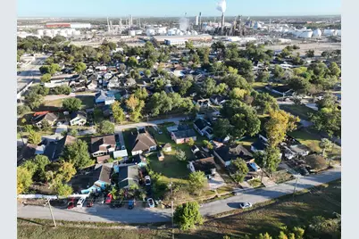 9429 E Avenue H, Houston, TX 77012 - Photo 6