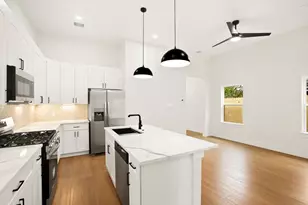 944 Lucky St, Houston, TX 77088 - Photo 10