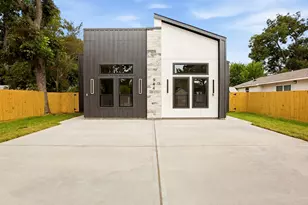 944 Lucky St, Houston, TX 77088 - Photo 2