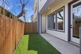 6728 Parker Grv Ln, Houston, TX 77076 - Photo 32