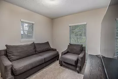 110 S 9th Street, Highlands, TX 77562 - Photo 22