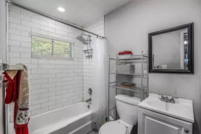 110 S 9th Street, Highlands, TX 77562 - Photo 20